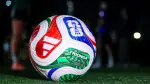 La FIFA presenta el balón Trionda.