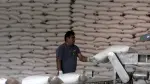El anuncio de las secretarías de Economía y Agricultura y Desarrollo Rural sobre el incremento del cupo de exportación de azúcar mexicana hacia Estados Unidos ofrece un alivio inmediato al sector cañero, pero deja intactas las fallas estructurales que limitan el desarrollo de esta agroindustria en el largo plazo.

Para más información del tema, visita: https://www.eleconomista.com.mx/empresas/anuncio-cupo-exportacion-azucar-mexicana-eu-da-oxigeno-evade-crisis-estructural-20260713-822944.html

Twitter: https://twitter.com/eleconomista 
Sitio web: https://www.eleconomista.com.mx/ 
Facebook: https://www.facebook.com/ElEconomista.mx 
Instagram: https://www.instagram.com/eleconomistamx 

#ElEconomista #EETV #Empresas