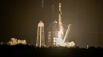 Un cohete Falcon 9 de SpaceX despega transportando el módulo de aterrizaje lunar Blue Ghost de Firefly Aerospace como carga útil principal y el módulo Resilience de la empresa japonesa ispace como carga útil secundaria.