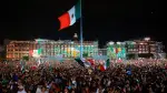 Las terrazas del Zócalo ofrecen una vista privilegiada del Grito, los fuegos artificiales y el concierto gratuito de Intocable, aunque sus reservaciones suelen agotarse con meses de anticipación y sus precios son elevados.

Para más información del tema, visita: https://www.eleconomista.com.mx/bistronomie/cuanto-cuesta-ver-grito-terraza-zocalo-20260908-832281.html

¡Síguenos en nuestras redes sociales para mantenerte informado! 

Twitter: https://twitter.com/eleconomista 
Sitio web: https://www.eleconomista.com.mx/ 
Facebook: https://www.facebook.com/ElEconomista.mx 
Instagram: https://www.instagram.com/eleconomistamx 

#ElEconomista #EETV #Bistronomie