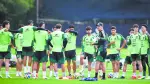 Mexico's national football team head coach Rafael Marquez talks to his players during a training session in Mexico City on September 23, 2026. Mexico will face Colombia and Peru in international friendly matches. (Photo by Alfredo ESTRELLA / AFP)