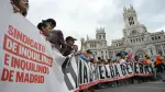 Manifestantes protestan en Madrid contra los desalojos y el alto precio de los alquileres, el 3 de octubre de 2026.