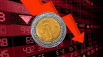 El peso cede terreno después de que la minuta de Banco de México fortaleció la apuesta por un menor diferencial de tasa entre México y Estados Unidos.

Para más información del tema, visita: https://www.eleconomista.com.mx/mercados/precio-dolar-hoy-9-octubre-2026-cuanto-cotiza-20261009-837799.html

¡Síguenos en nuestras redes sociales para mantenerte informado! 

Twitter: https://twitter.com/eleconomista 
Sitio web: https://www.eleconomista.com.mx/ 
Facebook: https://www.facebook.com/ElEconomista.mx 
Instagram: https://www.instagram.com/eleconomistamx 

#ElEconomista #EETV #Mercados