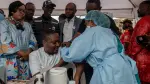 Entre los desafíos que enfrenta la RDC está la falta de vacunas o tratamientos aprobados para la cepa de Bundibugyo, responsable de esta epidemia.
