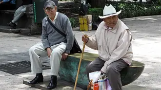 Mientras una pensión de un trabajador de la Comisión Federal de Electricidad es de 961,365 pesos, la de alguien que cotiza al Instituto Mexicano del Seguro Social es de 179,609 pesos.