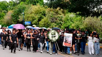 Estudiantes se han movilizado en las calles de Cuernavaca, Morelos, para exigir que se esclarezca el asesinato de la joven estudiante española Claudia Tacoronte.