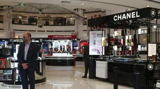 La reapertura gradual y controlada de comercios no esenciales de la CDMX está contemplada en el programa “Reactivar sin arriesgar”. Foto EE: Rosario Servin