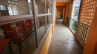 Tras más de 1 año y medio de la suspension de clases presenciales en las escuelas por la pandemia de Covid-19, se han tenido que realizar diversas labores de mantenimiento y rehabilitación en las instalaciones. Foto EE: Eric Lugo