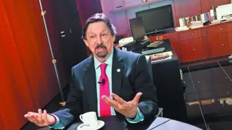 Tras una cascada de juicios que interpuso el secretario general del Sindicato Minero, Napoleón Gómez Urrutia, para impedir el pago de los 55 millones de dólares a los entonces trabajadores de Mexicana de Cananea, finalmente se analizará el último recurso, cuya tesis propone rechazar todos los recursos.

Para más información del tema, visita: https://www.eleconomista.com.mx/empresas/scjn-perfila-negarle-recursos-napo-debera-entregar-mineros-mexicana-cananea-55-millones-dolares-20241008-729148.html

¡Síguenos en nuestras redes sociales para mantenerte informado!

Twitter: https://twitter.com/eleconomista 
Facebook: https://www.facebook.com/ElEconomista.mx
Instagram: https://www.instagram.com/eleconomistamx
LinkedIn: https://www.linkedin.com/company/el-economista/

#ElEconomista #EETV