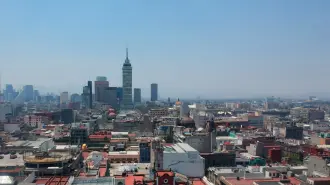 Sedatu busca reducir la brecha habitacional con la construcción de 129,400 unidades en la región

Para más información del tema, visita: https://www.eleconomista.com.mx/econohabitat/valle-mexico-enfrenta-escasez-vivienda-pese-nuevos-proyectos-20241122-735303.html 

¡Síguenos en nuestras redes sociales para mantenerte informado!

Twitter: https://twitter.com/eleconomista 
Facebook: https://www.facebook.com/ElEconomista.mx
Instagram: https://www.instagram.com/eleconomistamx
LinkedIn: https://www.linkedin.com/company/el-economista/

#ElEconomista #EETV