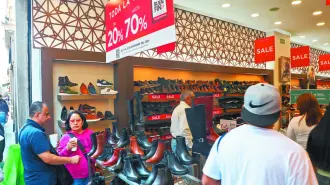 Noviembre fue un mes de retroceso para el Indicador de Confianza del Consumidor, se ubicó en 47.7 puntos, lo que significa un decremento mensual de 1.8 puntos.

Para más información del tema, visita: https://www.eleconomista.com.mx/economia/confianza-consumidor-cae-noviembre-luego-nivel-record-octubre-inegi-20241210-737712.html

¡Síguenos en nuestras redes sociales para mantenerte informado!

Twitter: https://twitter.com/eleconomista 
Facebook: https://www.facebook.com/ElEconomista.mx
Instagram: https://www.instagram.com/eleconomistamx
LinkedIn: https://www.linkedin.com/company/el-economista/

#ElEconomista #EETV