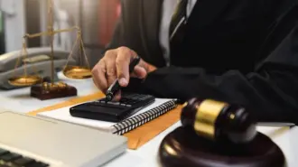 El incumplimiento del salario mínimo es serio y la Ley Federal del Trabajo contempla sanciones específicas, incluyendo cárcel. 

Para más información del tema, visita: https://www.eleconomista.com.mx/capital-humano/pagar-salario-minimo-sanciona-347-000-pesos-prision-20250107-740739.html

Twitter: https://twitter.com/eleconomista 
Sitio web: https://www.eleconomista.com.mx/ 
Facebook: https://www.facebook.com/ElEconomista.mx 

#ElEconomista #CapitalHumano #EETV