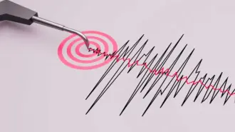 Japón emitió este lunes por la noche una alerta de tsunami tras un sismo de magnitud 6.8 registrado en el suroeste del archipiélago, según el Servicio Geológico de Estados Unidos (USGS).

Para más información del tema, visita: https://www.eleconomista.com.mx/internacionales/japon-emite-alerta-tsunami-sismo-magnitud-6-8-prefectura-miyazaki-20250113-741673.html
Twitter: https://twitter.com/eleconomista 
Sitio web: https://www.eleconomista.com.mx/ 
Facebook: https://www.facebook.com/ElEconomista.mx 

#ElEconomista #CapitalHumano #EETV