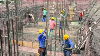 El empleo en el sector de la construcción en Argentina cayó 17.2% en 2024.
