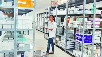 La Secretaría Anticorrupción y Buen Gobierno determinó anular en su totalidad el proceso de licitación pública internacional para la adquisición de medicamentos, insumos médicos y material de curación correspondiente al periodo 2025-2026, tras detectar irregularidades por parte de Laboratorios de Biológicos y Reactivos de México (Birmex).

Para más información del tema, visita: https://www.eleconomista.com.mx/empresas/anulan-licitacion-medicamentos-irregularidades-birmex-debera-reiniciar-proceso-20250409-754206.html 

¡Síguenos en nuestras redes sociales para mantenerte informado!

Twitter: https://twitter.com/eleconomista 
Facebook: https://www.facebook.com/ElEconomista.mx
Instagram: https://www.instagram.com/eleconomistamx
LinkedIn: https://www.linkedin.com/company/el-economista/

#ElEconomista #EETV