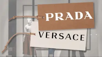 La firma italiana de moda Prada anunció el jueves que había concluido "un acuerdo definitivo" con el grupo estadounidense Capri Holdings para adquirir el 100% de su rival Versace por un monto de 1.250 millones de euros (1.380 millones de dólares).

¡Síguenos en nuestras redes sociales para mantenerte informado!

Twitter: https://twitter.com/eleconomista 
Facebook: https://www.facebook.com/ElEconomista.mx
Instagram: https://www.instagram.com/eleconomistamx
LinkedIn: https://www.linkedin.com/company/el-economista/

#ElEconomista #EETV