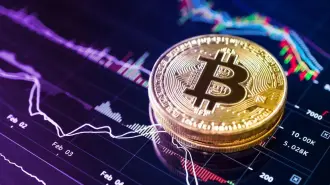 El bitcóin, la criptomoneda con mayor capitalización, batió un récord el miércoles al alcanzar los 109.499,76 dólares, impulsado por una ola de optimismo en Estados Unidos en torno a la regulación del sector.

¡Síguenos en nuestras redes sociales para mantenerte informado!

Twitter: https://twitter.com/eleconomista 
Facebook: https://www.facebook.com/ElEconomista.mx
Instagram: https://www.instagram.com/eleconomistamx
LinkedIn: https://www.linkedin.com/company/el-economista/

#ElEconomista #EETV