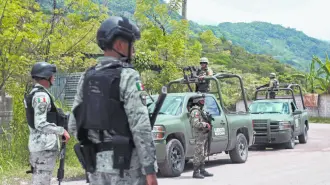 Expertos ven deficiencias en los controles internos de la Sedena, aunado a que alertan por un posible subregistro en los casos de armamento hurtado.

Para más información del tema, visita: https://www.eleconomista.com.mx/politica/extravian-roban-2-000-armas-ejercito-20250630-765879.html 

¡Síguenos en nuestras redes sociales para mantenerte informado!

Twitter: https://twitter.com/eleconomista 
Facebook: https://www.facebook.com/ElEconomista.mx
Instagram: https://www.instagram.com/eleconomistamx
LinkedIn: https://www.linkedin.com/company/el-economista/

#ElEconomista #EETV