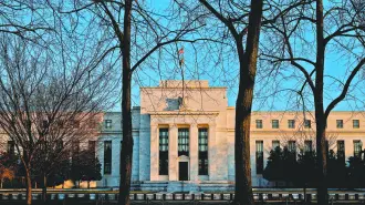 Trump está considerando a Kevin Hassett y Kevin Warsh para el puesto vacante en la Fed.

Para más información del tema, visita: https://www.eleconomista.com.mx/economia/trump-inicia-proceso-entrevistas-vacante-reserva-federal-20250806-771549.html

¡Síguenos en nuestras redes sociales para mantenerte informado!

Twitter: https://twitter.com/eleconomista 
Facebook: https://www.facebook.com/ElEconomista.mx
Instagram: https://www.instagram.com/eleconomistamx
LinkedIn: https://www.linkedin.com/company/el-economista/

#ElEconomista #EETV