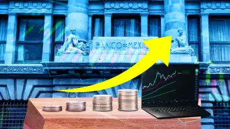 Compara los Cetes y los Pagarés con Rendimiento Liquidable al Vencimiento de los bancos y aprende a elegir la mejor opción para hacer crecer tu dinero de forma segura.

Para más información del tema, visita: https://www.eleconomista.com.mx/finanzaspersonales/colchon-inversion-opciones-seguras-crecer-dinero-20250815-772785.html

¡Síguenos en nuestras redes sociales para mantenerte informado!

Twitter: https://twitter.com/eleconomista
Facebook: https://www.facebook.com/ElEconomista.mx
Instagram: https://www.instagram.com/eleconomistamx
LinkedIn: https://www.linkedin.com/company/el-economista/

#ElEconomista #EETV