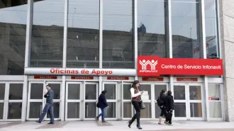 Los puntos necesarios para un financiamiento pasarán de 1,080 a solo 100; además, se reducirá el número de requisitos de 10 a cinco

Para más información del tema, visita: https://www.eleconomista.com.mx/econohabitat/infonavit-cambia-esquema-puntaje-dar-credito-quienes-ganan-20250819-773255.html 

¡Síguenos en nuestras redes sociales para mantenerte informado!

Twitter: https://twitter.com/eleconomista 
Facebook: https://www.facebook.com/ElEconomista.mx
Instagram: https://www.instagram.com/eleconomistamx
LinkedIn: https://www.linkedin.com/company/el-economista/

#ElEconomista #EETV