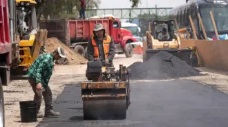 La vialidad en Iztapalapa reabrió este sábado tras días de carga vehicular y desvíos.

Para más información del tema, visita: https://www.eleconomista.com.mx/politica/socavon-calzada-ignacio-zaragoza-preven-reapertura-semana-cierre-20250830-775018.html

¡Síguenos en nuestras redes sociales para mantenerte informado!

Twitter: https://twitter.com/eleconomista 
Facebook: https://www.facebook.com/ElEconomista.mx
Instagram: https://www.instagram.com/eleconomistamx
LinkedIn: https://www.linkedin.com/company/el-economista/
T

#ElEconomista #EETV