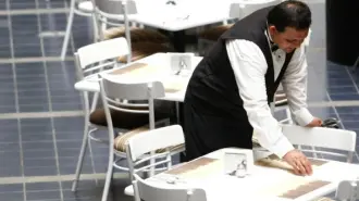 El plazo que tienen las empresas para el 14 de diciembre de este año es únicamente para adecuar su normativa interna, pero el derecho al descanso y el acceso a las sillas ya son exigibles por la autoridad, dijo Cointa Lagunes de la STPS.

Para más información del tema, visita: https://www.eleconomista.com.mx/capital-humano/ley-silla-exigible-inspeccionar-stps-20250929-779042.html 

¡Síguenos en nuestras redes sociales para mantenerte informado!

Twitter: https://twitter.com/eleconomista 
Facebook: https://www.facebook.com/ElEconomista.mx
Instagram: https://www.instagram.com/eleconomistamx
LinkedIn: https://www.linkedin.com/company/el-economista/

#ElEconomista #LeySilla