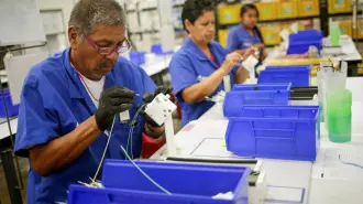 El empleo en la manufactura no levanta la cabeza y en agosto volvió a retroceder.

Para más información del tema, visita: https://www.eleconomista.com.mx/empresas/empleo-manufacturero-cae-2-7-agosto-20251016-782240.html 

¡Síguenos en nuestras redes sociales para mantenerte informado!

Twitter: https://twitter.com/eleconomista 
Facebook: https://www.facebook.com/ElEconomista.mx
Instagram: https://www.instagram.com/eleconomistamx
LinkedIn: https://www.linkedin.com/company/el-economista/

#ElEconomista #INEGI #EmpleoManufacturero