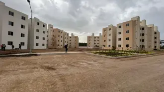 Se estima que 8 millones de trabajadores formales pudieran comprar casas con precios cercanos a los 600,000 pesos, pero el organismo sólo edificará 1.2 millones de hogares en el sexenio

Para más información del tema, visita: https://www.eleconomista.com.mx/econohabitat/infonavit-cubriria-15-potencial-demanda-construccion-vivienda-20251023-783081.html

¡Síguenos en nuestras redes sociales para mantenerte informado!

Twitter: https://twitter.com/eleconomista
Facebook: https://www.facebook.com/ElEconomista.mx
Instagram: https://www.instagram.com/eleconomistamx
LinkedIn: https://www.linkedin.com/company/el-economista/

#ElEconomista #EETV