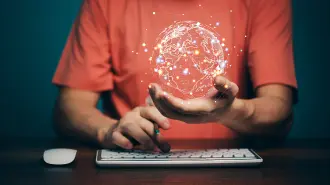 La IA permite el desarrollo de sistemas adaptativos, por medio del análisis de datos del estudiante