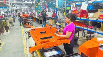 El sector privado eliminó 32,000 empleos en Estados Unidos en noviembre, contrariando las expectativas del mercado que esperaba un crecimiento, según la encuesta ADP/Stanford Lab publicada la mañana de este miércoles.

Para más información del tema, visita: https://www.eleconomista.com.mx/empresas/sector-privado-estados-unidos-elimino-32-000-empleos-noviembre-20251203-789408.html

¡Síguenos en nuestras redes sociales para mantenerte informado!

Twitter: https://twitter.com/eleconomista 
Facebook: https://www.facebook.com/ElEconomista.mx
Instagram: https://www.instagram.com/eleconomistamx
LinkedIn: https://www.linkedin.com/company/el-economista/

#ElEconomista #Empleo