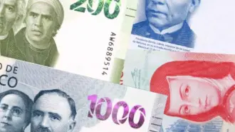 El banco central estadounidense bajo su tasa por tercera vez consecutiva, en línea con lo esperado por los operadores. El dólar reaccionó con un debilitamiento.

Para más información del tema, visita: https://www.eleconomista.com.mx/mercados/precio-dolar-hoy-10-diciembre-2025-cuanto-cerro-20251210-790620.html

¡Síguenos en nuestras redes sociales para mantenerte informado!

Twitter: https://twitter.com/eleconomista 
Facebook: https://www.facebook.com/ElEconomista.mx
Instagram: https://www.instagram.com/eleconomistamx
LinkedIn: https://www.linkedin.com/company/el-economista/

#ElEconomista #EETV