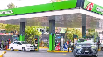 La dependencia informó que los operativos continuarán y llamó a las personas consumidoras a denunciar irregularidades.

Para más información del tema, visita: https://www.eleconomista.com.mx/empresas/profeco-presenta-43-denuncias-penales-gasolineras-vender-litros-incompletos-20251220-792199.html 

¡Síguenos en nuestras redes sociales para mantenerte informado!

Twitter: https://twitter.com/eleconomista 
Facebook: https://www.facebook.com/ElEconomista.mx
Instagram: https://www.instagram.com/eleconomistamx
LinkedIn: https://www.linkedin.com/company/el-economista/

#ElEconomista #Gasolineras #Profeco