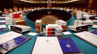 Esta actualización de la herramienta consultada por millones de hispanohablantes incluye muchas otras novedades, como crudivorismo (consumir productos crudos y sin procesar) y milenial, señaló la RAE en un comunicado.

Para más información del tema, visita: https://www.eleconomista.com.mx/arteseideas/loguearse-streaming-turismofobia-anaden-diccionario-rae-20251220-791989.html 

¡Síguenos en nuestras redes sociales para mantenerte informado!

Twitter: https://twitter.com/eleconomista 
Facebook: https://www.facebook.com/ElEconomista.mx
Instagram: https://www.instagram.com/eleconomistamx
LinkedIn: https://www.linkedin.com/company/el-economista/

#ElEconomista #RAE #Diccionario