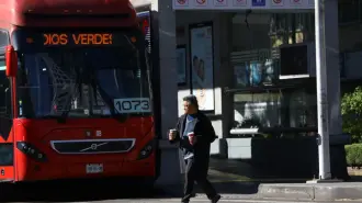 Las autoridades llamaron a la población a mantenerse informada a través de los canales oficiales y a seguir las recomendaciones de Protección Civil durante esta temporada invernal.

Para más información del tema, visita: https://www.eleconomista.com.mx/politica/activan-alertas-naranja-amarilla-bajas-temperaturas-cdmx-domingo-20251220-792192.html 

¡Síguenos en nuestras redes sociales para mantenerte informado!

Twitter: https://twitter.com/eleconomista 
Facebook: https://www.facebook.com/ElEconomista.mx
Instagram: https://www.instagram.com/eleconomistamx
LinkedIn: https://www.linkedin.com/company/el-economista/

#ElEconomista #Clima #Frío