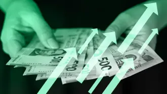 El peso mexicano ‍se apreciaba la mañana de este lunes contra el dólar, negociándose por debajo de ‍la barrera de las 18 unidades.