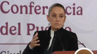 La presidenta de México, Claudia Sheinbaum, anunció la mañana de este martes que se eliminará el impuesto a los videojuegos violentos debido a que no hay una línea definida para considerar que juegos promueven conductas violentas entre los jóvenes.

Para más información del tema, visita: https://www.eleconomista.com.mx/politica/sheinbaum-cancela-impuesto-videojuegos-violentos-opta-campanas-concientizar-jovenes-20251223-792500.html
Twitter: https://twitter.com/eleconomista   
Sitio web: https://www.eleconomista.com.mx/   
Facebook: https://www.facebook.com/ElEconomista.mx   
 
#ElEconomista￼
