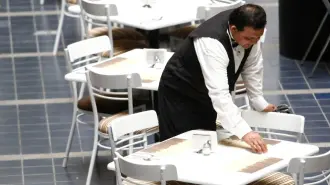 El mercado laboral cerró noviembre con una fuerte contracción, marcada por una pérdida superior al millón de empleos y un deterioro concentrado en la informalidad. Aunque la desocupación abierta se mantuvo baja, el desempleo extendido volvió a repuntar.

Para más información del tema, visita: https://www.eleconomista.com.mx/capital-humano/enoe-reporta-perdida-1-millon-empleos-noviembre-20251224-792662.html 

¡Síguenos en nuestras redes sociales para mantenerte informado!

Twitter: https://twitter.com/eleconomista 
Facebook: https://www.facebook.com/ElEconomista.mx
Instagram: https://www.instagram.com/eleconomistamx
LinkedIn: https://www.linkedin.com/company/el-economista/

#ElEconomista #Desempleo #ENOE