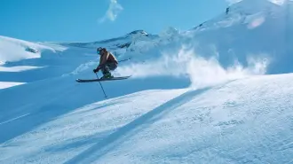 El ski en Saas-Fee combina paisajes alpinos y pistas de alta montaña.