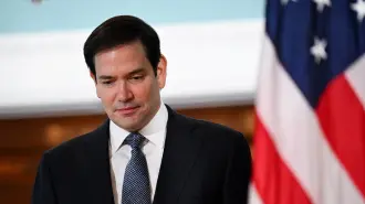 Mientras que el presidente estadounidense se entusiasma con la idea, el canciller de Cuba asegura que el gobierno de la isla señaló que EU amenaza la paz.

Para más información del tema, visita: https://www.eleconomista.com.mx/internacionales/trump-repostea-mensaje-sugiere-rubio-sea-presidente-cuba-20260111-794748.html 

¡Síguenos en nuestras redes sociales para mantenerte informado!

Twitter: https://twitter.com/eleconomista 
Facebook: https://www.facebook.com/ElEconomista.mx
Instagram: https://www.instagram.com/eleconomistamx
LinkedIn: https://www.linkedin.com/company/el-economista/

#ElEconomista #Trump #MarcoRubio