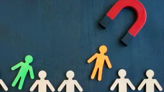 La contratación basada en habilidades comienza a desplazar a los modelos tradicionales centrados en la experiencia laboral. La tendencia es que más allá de buscar personal para un puesto, se necesita talento que haga carrera dentro de una misma organización.

Para más información del tema, visita:https://www.eleconomista.com.mx/capital-humano/adios-reclutamiento-basado-experiencia-hola-contratacion-habilidades-20260123-796666.html
Twitter: https://twitter.com/eleconomista 
Sitio web: https://www.eleconomista.com.mx/ 
Facebook: https://www.facebook.com/ElEconomista.mx 

#ElEconomista #CapitalHumano #EETV