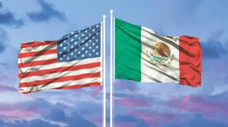 Las exportaciones de productos de México a Estados Unidos crecieron 5.6% de enero a noviembre de 2025, pero los flujos comerciales en sentido contrario se estancaron, al subir solo 0.1%, a tasas anuales, informó este jueves la Oficina del Censo.

Para más información del tema, visita: https://www.eleconomista.com.mx/empresas/exportaciones-mexicanas-estados-unidos-suben-5-6-noviembre-importaciones-estancan-20260129-797533.html

¡Síguenos en nuestras redes sociales para mantenerte informado!

Twitter: https://twitter.com/eleconomista 
Facebook: https://www.facebook.com/ElEconomista.mx
Instagram: https://www.instagram.com/eleconomistamx
LinkedIn: https://www.linkedin.com/company/el-economista/

#ElEconomista #EETV