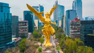 Economía mexicana hiló dos años operando debajo de su capacidad media de crecimiento. Servicios e industria, los amortiguadores.

Para más información del tema, visita: https://www.eleconomista.com.mx/economia/estimacion-preliminar-pib-2025-0-7-inegi-20260130-797719.html 

¡Síguenos en nuestras redes sociales para mantenerte informado!

Twitter: https://twitter.com/eleconomista 
Facebook: https://www.facebook.com/ElEconomista.mx
Instagram: https://www.instagram.com/eleconomistamx
LinkedIn: https://www.linkedin.com/company/el-economista/

#ElEconomista #Economía #México