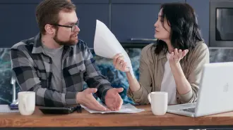 Hablar de dinero en pareja debe ser prioridad y parte de un plan de vida en común