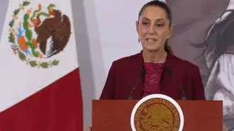 La presidenta confirma que su iniciativa será revelada el Día de la Bandera; niega que borrador filtrado en redes sea la versión oficial.

Para más información del tema, visita: https://www.eleconomista.com.mx/politica/sheinbaum-presentara-reforma-electoral-24-febrero-desmiente-version-falsa-viral-redes-20260219-800668.html

¡Síguenos en nuestras redes sociales para mantenerte informado!

Twitter: https://twitter.com/eleconomista 
Facebook: https://www.facebook.com/ElEconomista.mx
Instagram: https://www.instagram.com/eleconomistamx
LinkedIn: https://www.linkedin.com/company/el-economista/

#ElEconomista #EETV
