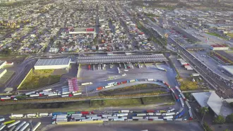 La aduana de Laredo-Nuevo Laredo es una de las de mayor tráfico de comercio transfronterizo a nivel internacional. Foto: AFP