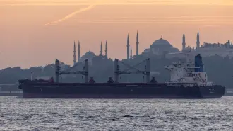 Estados Unidos suspendió sus servicios consulares en una parte del sur de Turquía y ordenó al personal diplomático no esencial abandonar la zona "por los riesgos para su seguridad".

Para más información del tema, visita:https://www.eleconomista.com.mx/internacionales/estados-unidos-ordena-personal-diplomatico-esencial-abandonar-sur-turquia-20260309-803306.html

Twitter: https://twitter.com/eleconomista   
Sitio web: https://www.eleconomista.com.mx/   
Facebook: https://www.facebook.com/ElEconomista.mx   
 
#ElEconomista  #EETV