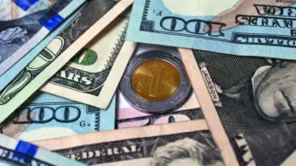 El peso oscila en torno a la zona de 17.80 unidades, después de haber probado el fin de semana el psicológico de 18 unidades debido al nerviosismo por la guerra.

Para más información del tema, visita: https://www.eleconomista.com.mx/mercados/precio-dolar-hoy-9-marzo-2026-cuanto-cotiza-20260309-803319.html

Twitter: https://twitter.com/eleconomista 
Sitio web: https://www.eleconomista.com.mx/ 
Facebook: https://www.facebook.com/ElEconomista.mx 

#ElEconomista #CapitalHumano #EETV #Mercados