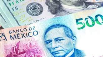 El peso repuntó apoyado por un mejor sentimiento en el mercado, extendiendo el movimiento de ayer tras los comentarios del presidente de EU, Donald Trump.

Para más información del tema, visita: https://www.eleconomista.com.mx/mercados/precio-dolar-hoy-10-marzo-2026-cuanto-cerro-20260310-803573.html

¡Síguenos en nuestras redes sociales para mantenerte informado!

Twitter: https://twitter.com/eleconomista 
Facebook: https://www.facebook.com/ElEconomista.mx
Instagram: https://www.instagram.com/eleconomistamx
LinkedIn: https://www.linkedin.com/company/el-economista/

#ElEconomista #EETV