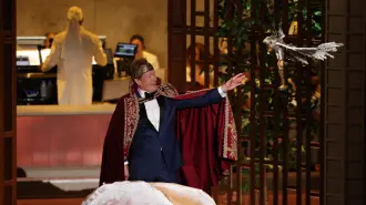 El comediante y presentador estadounidense Conan O'Brien actuó en el escenario durante la 98.ª edición de los Premios Óscar.